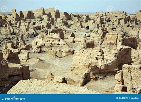 Jiaohe Ruins: An Ancient Oasis City Frozen in Time!