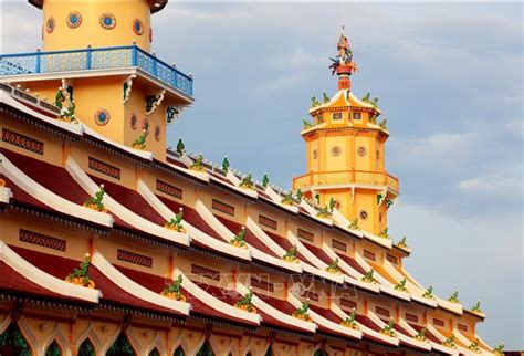 Tay Ninh Holy See: An Eclectic Blend of Catholicism and Taoism!