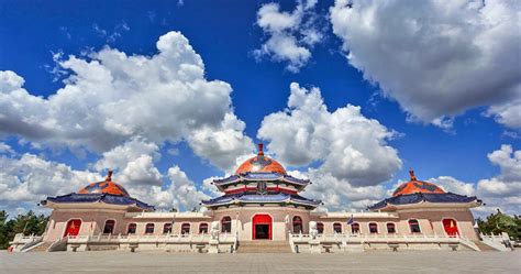  Tongliao Genghis Khan Mausoleum: Where Ancient History Meets Majestic Splendor! 