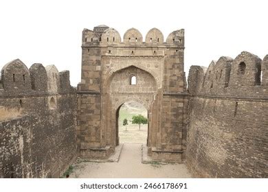 Rohtas Fort: A Majestic Mughal Monument Perched High Above the Landscape!