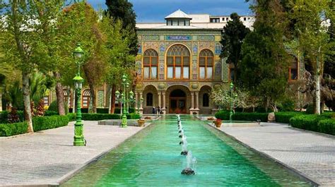 The Golestan Palace: A Monumental Testament to Iranian Majesty and Architectural Ingenuity!