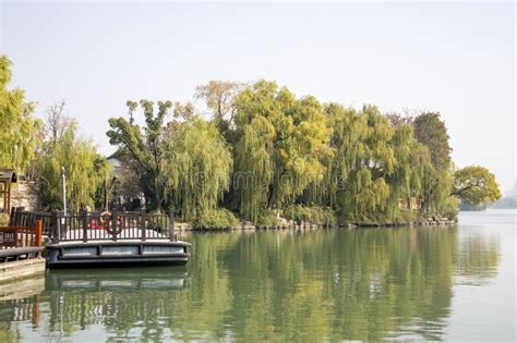 The South Lake Scenic Area: A Haven for Tranquility and Cultural Immersion!